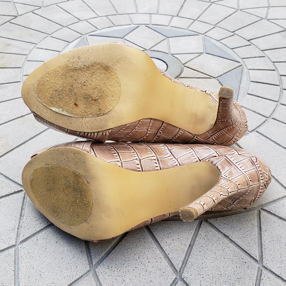 *SOLD* Steve Madden P-Jazzi CrissCross Platform - Picture 6 of 8